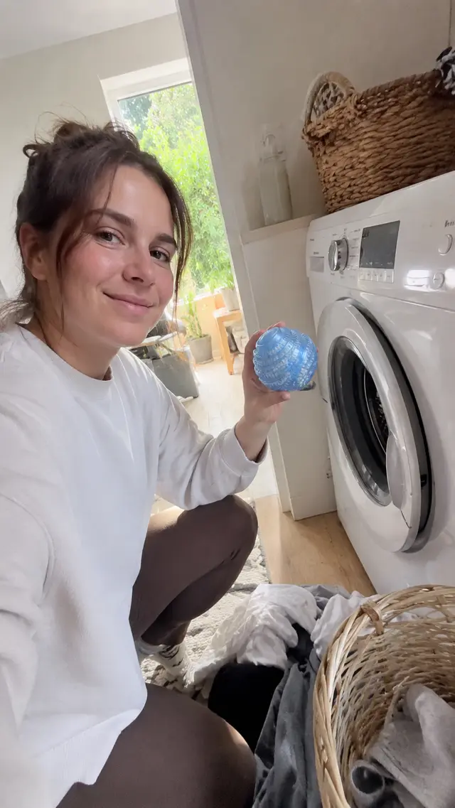 Photo client — la boule de lavage Les Gargoo devant la machine